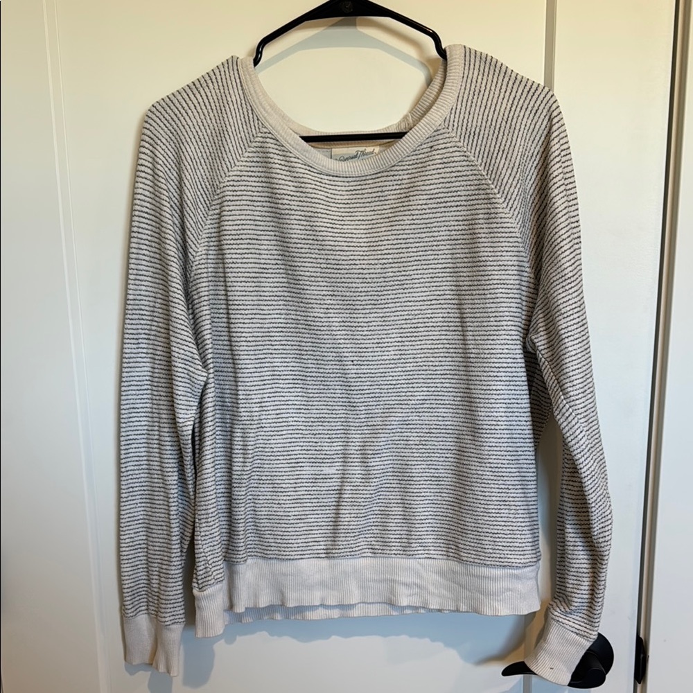 Universal Thread Gray Crewneck Sweater